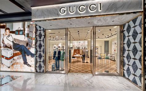 gucci store long island